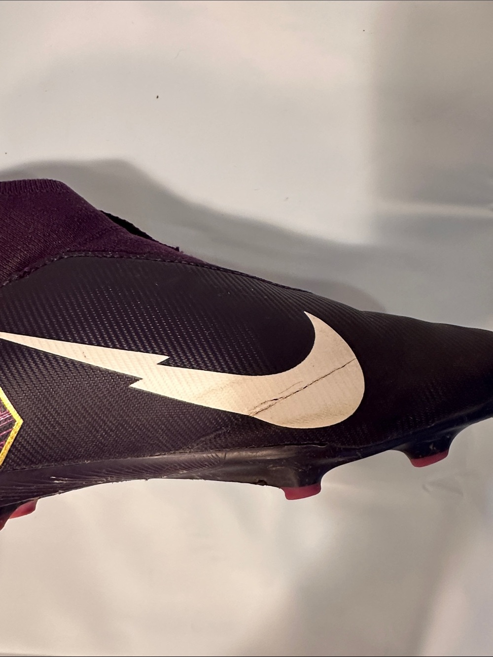 Nike kids Purple/Black Soccer Cleats with White Swoosh size 6 - Picture 10 of 11